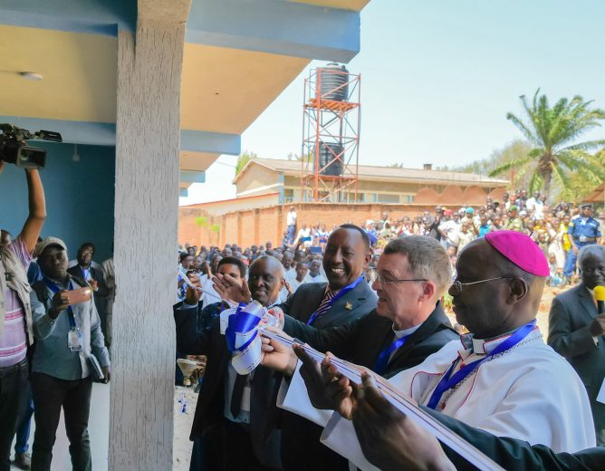 Visite de la délégation du Diocèse de Rottenburg-Stuttgart au Burundi et inauguration du Centre pour la Paix et la Réconciliation de Nyanza-Lac